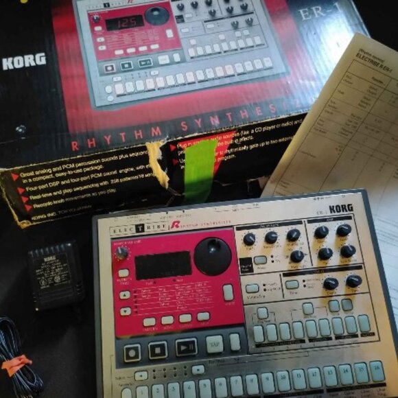 Korg synth - Picture 1 of 1